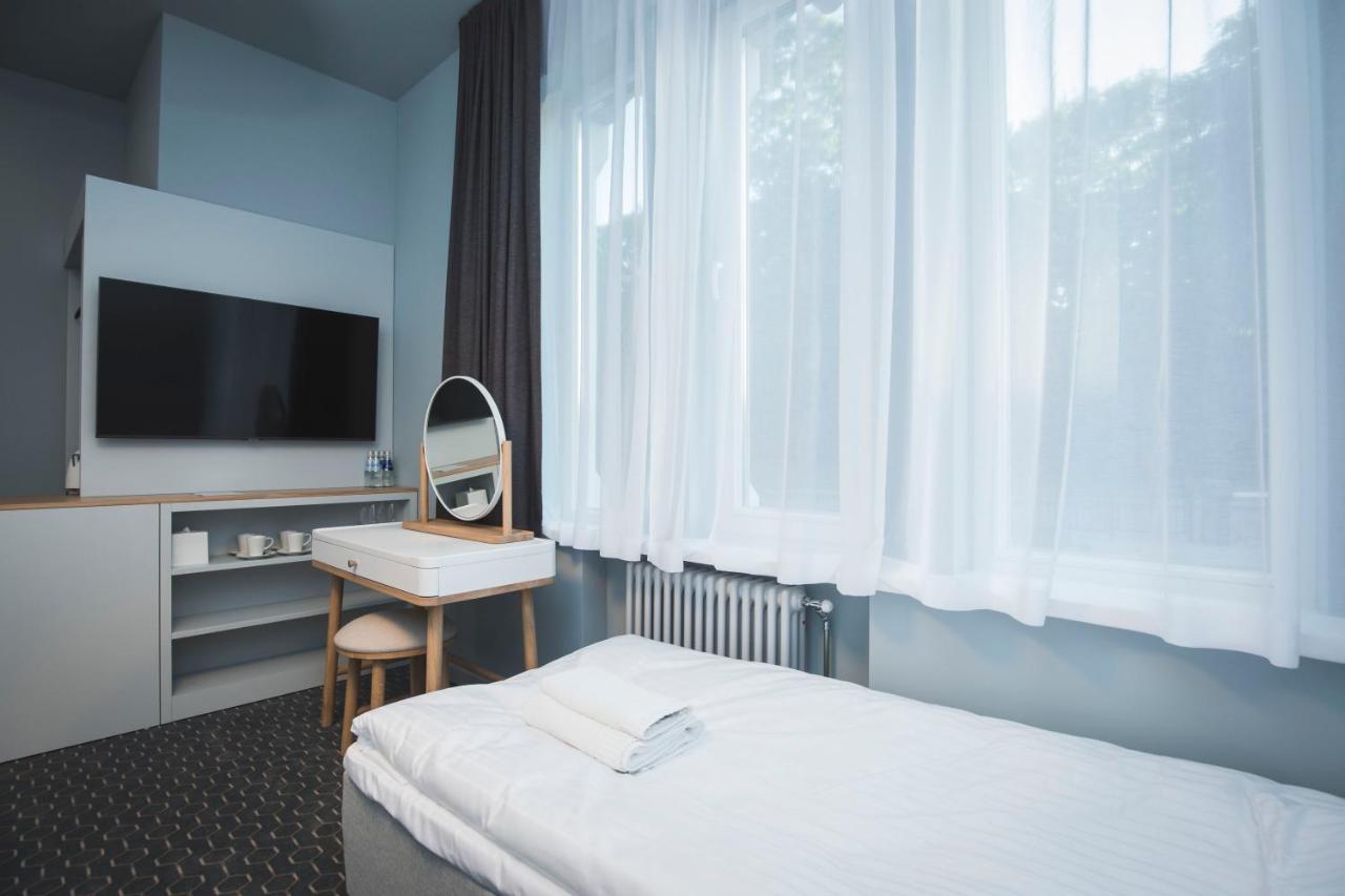Roze Park Rooms Liepāja Exteriör bild